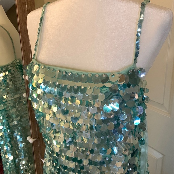 MAC DUGGAL
Slim Strap Paillette Sequin Mini Dress - Picture 5 of 17